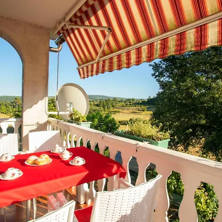 Lägenhet Olivia By Interhome Pićan